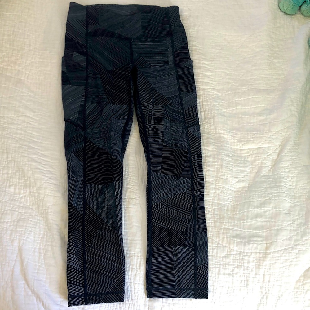 Cropped Lulu Lemon Leggings